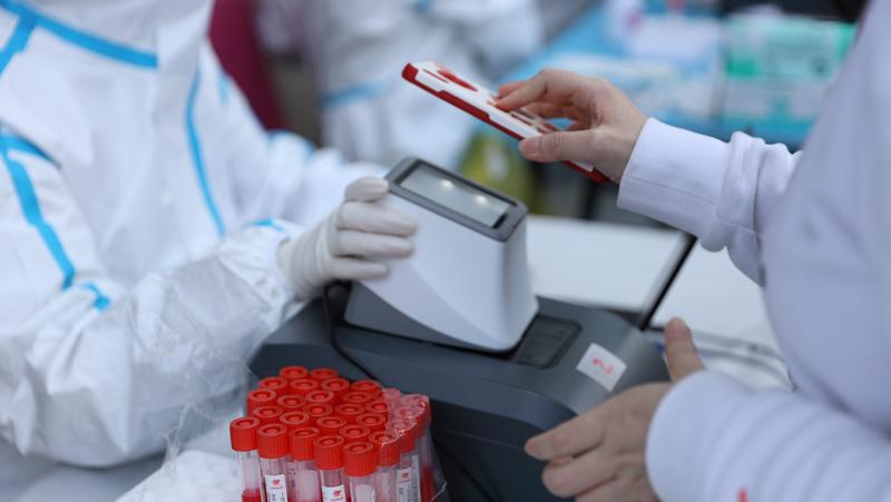 全球共同抗击新冠疫情的挑战与最新进展报告