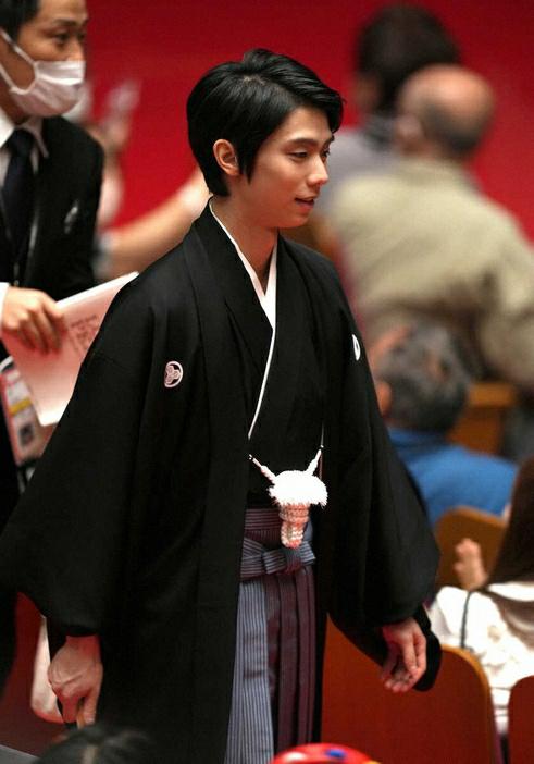 羽生結弦最新圖片集，冰上王者的魅力風采