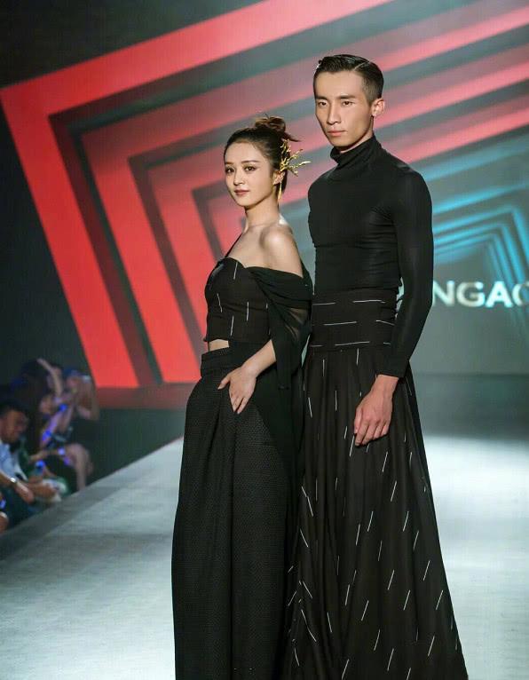 昂跑最新款男款運(yùn)動(dòng)鞋，時(shí)尚潮流完美融合